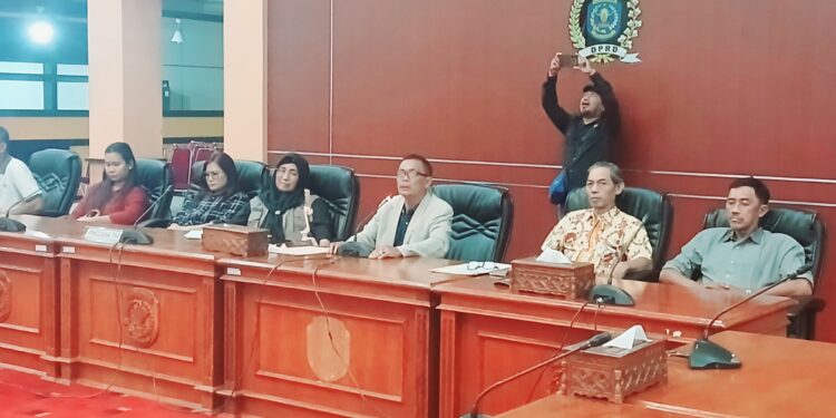 Rapat Dengar Pendapat (RDP) digelar DPRD Bontang bersama perwakilan pengusaha tempat hiburan malam
