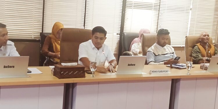 Ketua DPRD Bontang menerima berbagai aspirasi dari tenaga pendidik
