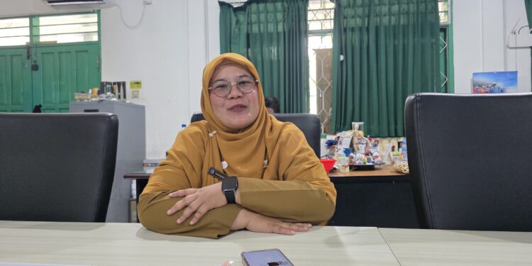 Wakil Kepala SMPN 3 Bontang, Rahayu Novita