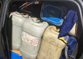 Barang bukti yang diamankan polisi terkait kasus penyalahgunaan dan pengangkutan Bahan Bakar Miyak (BBM)