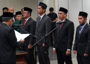 Bupati Kutai Timur Ardiansyah Sulaiman melantik empat pejabat pimpinan tinggi pratama serta dua pejabat fungsional ahli utama di Ruang Meranti, Senin (18/5/2026).