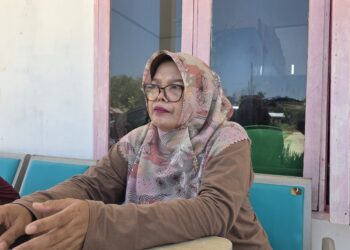 Kepala SDN 002 Bontang Barat, Suhartini