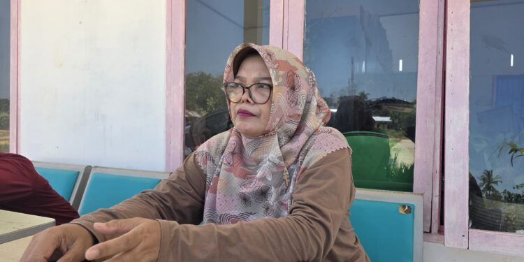 Kepala SDN 002 Bontang Barat, Suhartini