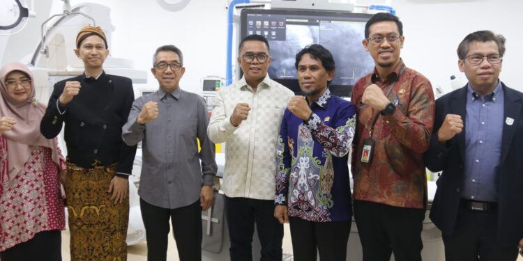 Bupati Kutim Ardiansyah Sulaiman, Wakil Bupati Mahyunadi dan Ketua DPRD Kutim Jimmy turut hadir dalam peresmian fasilitas medis berteknologi modern di RSUD Kudungga.