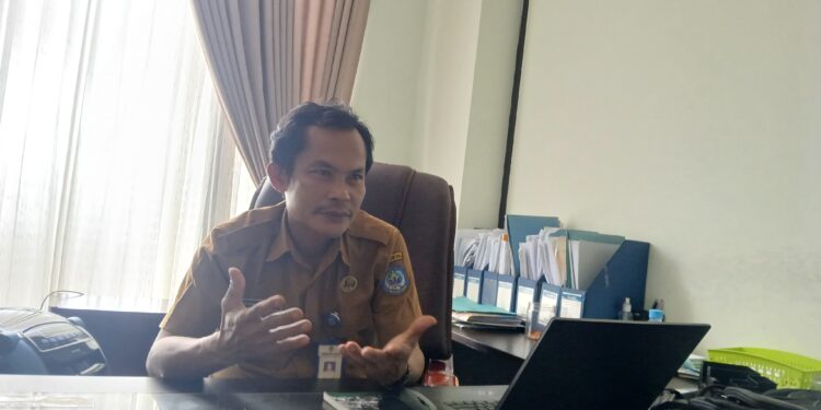 Kepala Bidang Pembinaan Ketenagaan Guru dan Tenaga Kependidikan Disdikbud Bontang, Ishak Karangan