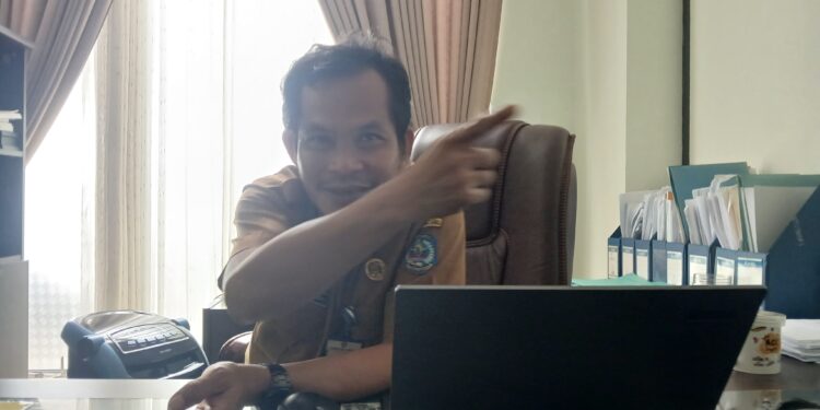 Kepala Bidang Pembinaan Ketenagaan Guru dan Tenaga Kependidikan Disdikbud Bontang, Ishak Karangan.