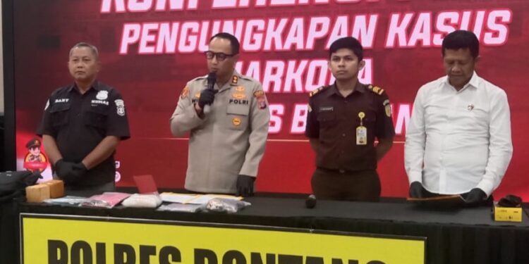 Konferensi Pers Polres Bontang terkait kasus narkoba