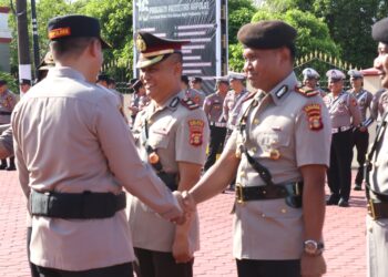 Tiga jabatan penting resmi berganti dalam upacara serah terima jabatan yang digelar di lapangan apel Mapolres Bontang, Selasa pagi, 26 Mei 2026