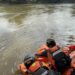 Tim Sar evakuasi Rifki (23), pemuda asal Kecamatan Kembang Janggut, Kabupaten Kutai Kartanegara, akhirnya ditemukan dalam kondisi meninggal dunia di aliran Sungai Melenyu 2