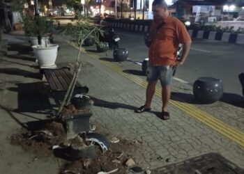Kondisi pot usai rusak oleh dua pemuda dan terekam cctv