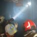 Terlihat pihak Damkar Bontang lakukan pengecekan terbakar yang diduga konsleting listrik