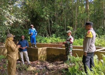 Pemerintah Kecamatan Kaliorang bersama Perumdam TTB melakukan peninjauan lapangan ke sejumlah titik sumber mata air