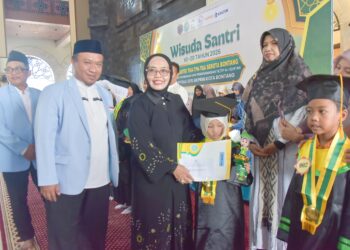 Wali Kota Bontang Neni Moerniaeni hadiri kegiatan Wisuda Santri BKPRMI Kota Bontang Tahun 2026
