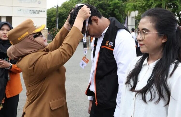 Wali Kota Neni Lepas 142 Petugas Sensus Ekonomi 2026