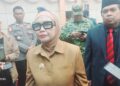 Wali Kota Bontang, Neni Moerniaeni, dan Wakil Agus Haris saat diwawancarai wartawan