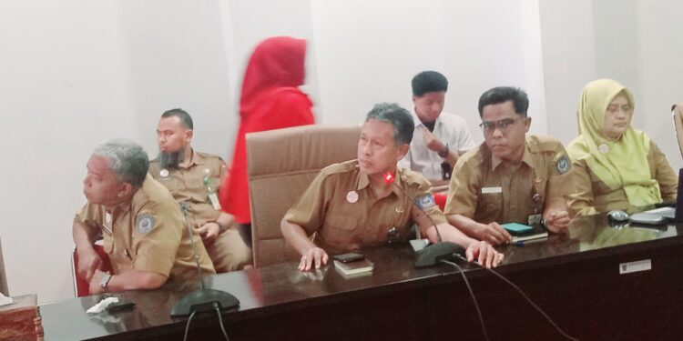 Dinas Penanaman Modal dan Pelayanan Terpadu Satu Pintu (DPMPTSP) turut hadir rapat dengan DPRD Bontang