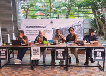Konferensi Pers Tim Advokasi Keselamatan Rakyat (koalisi AMAN Kaltim, JATAM Kaltim, LBH Samarinda, LKBH Unmul, Nugal Institut, PBH PERADI Balikpapan, dan Pokja 30).