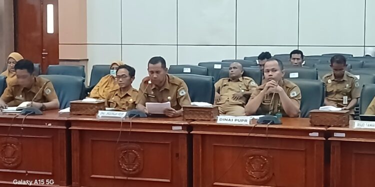 Saat DLH Bontang Rapat dengan pihak DPRD