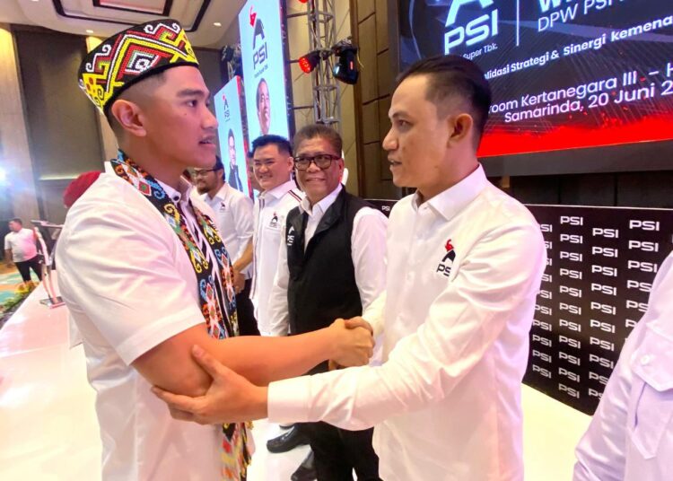 Ketum PSI Kaesang Pangarep bersama Ali Ridho Lapatau Ketua PSI Bontang