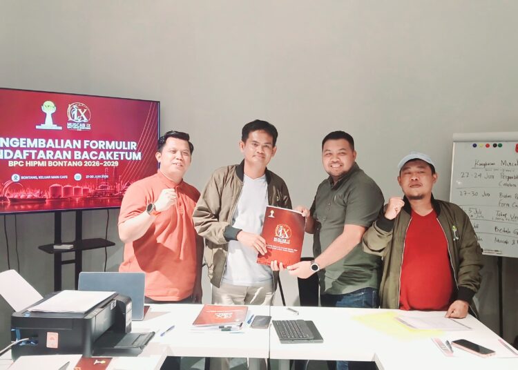 Bakal calon Ketua Himpunan Pengusaha Muda Indonesia (HIPMI) Bontang, Ahmad Nugraha, resmi mengembalikan formulir pendaftaran