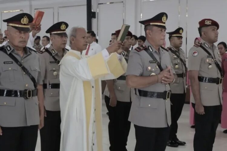 Polres Kutai Kartanegara (Kukar) melaksanakan upacara serah terima jabatan (sertijab) dan pelantikan sejumlah pejabat