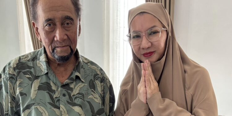 Mantan Bupati Kutai Kartanegara (Kukar), Rita Widyasari bertemu dengan Sultan Kutai Aji Muhammad Arifin di Tenggarong,
