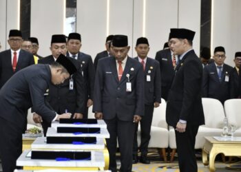 Bupati Paser Fahmi Fadli lantik 308 ASN