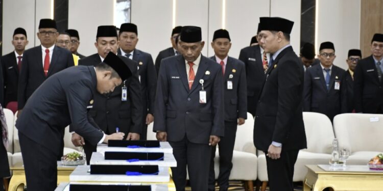Bupati Paser Fahmi Fadli lantik 308 ASN