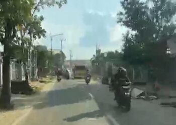 Warga mengeluhkan debu yang ditimbulkan dari pekerjaan pembangunan drainase