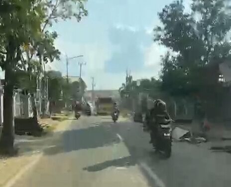 Warga mengeluhkan debu yang ditimbulkan dari pekerjaan pembangunan drainase