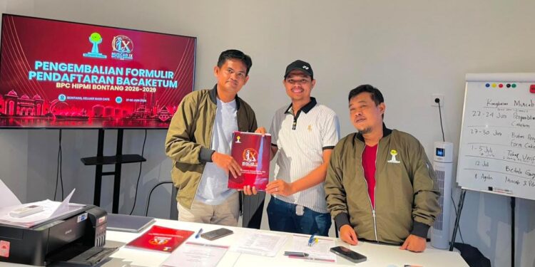 Yusril Ihza Mahendra, resmi mengembalikan formulir pendaftaran calon Ketua HIPMI Bontang