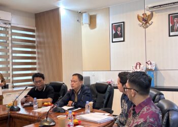 Rapat lanjutan mengenai perizinan kopi kenangan di Ruang Rapat DPM-PTSP Bontang