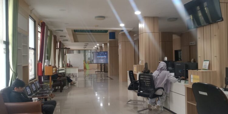 Ruang pelayanan di Kantor DPMPTSP Bontang