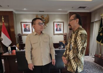 Ketua Umum Badan Pengurus Pusat Kerukunan Keluarga Luwu Raya (BPP KKLR), Arsyad Kasmar bersama Kepala Staf Kepresidenan (KSP), Jenderal TNI (Purn.) Dudung Abdurachman