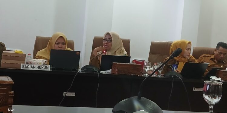 Bagian Hukum Setda Bontang hadir Rapat dengan DPRD
