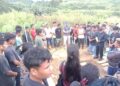 Prosesi pemakaman bayi yang meninggal dunia usai menjalani penanganan medis di RS Santa Elisabeth Bengalon.