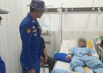 Korban yang digigit buaya saat cari ikan menjalankan perawatan di rumah sakit