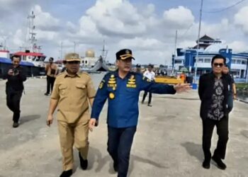 Kunjungan Wakil Wali Kota Bontang Agus Haris di Pelabuhan Loktuan